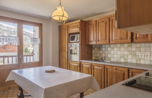 Saint-Marcel Ski Chalet | Chalet, balcony, fireplace or stove, parking, tv, ski locker, 130m², Saint Martin de Belleville
