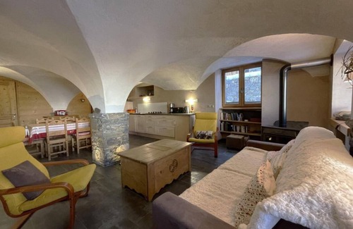 Saint-Martin-de-Belleville Ski Chalet | Chalet, 300m from resort center, Ground floor, view mountain, fireplace or stove, tv, ski locker