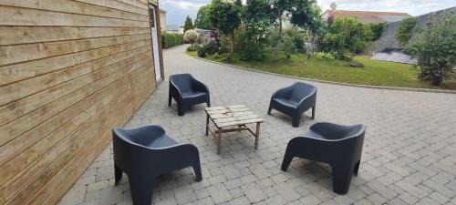 Saint-Pierre-des-Echaubrognes Apartment | Chalet 38 m2, au calme reposant, près du puy/fou