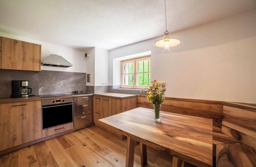 San Leonardo in Passiria Ski Chalet | Chalet "Schnitzers Ferienheisl" with Mountain View, Garden & Wi-Fi