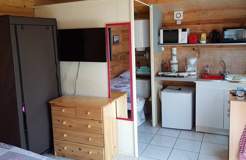 Chauve Ski Chalet | CHALET 2 people in market town near the seaside.