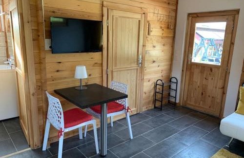 Corcieux Ski Chalet | Chalet 2 personnes avec jacuzzi privatif et piscine saisonnière partagée