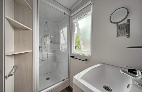 Salies-du-Salat House | 'Chalet 2' with Mountain View, Wi-Fi and Air Conditioning