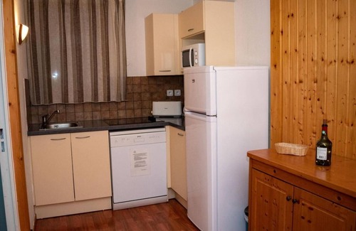 Saint-Etienne-en-Devoluy Ski Chalet | Chalet, 300m from shops, fitness, swimming pool, sauna, terrace, parking, tv, ski locker, 42m²