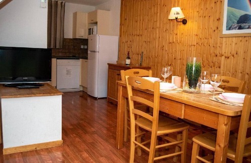 Saint-Etienne-en-Devoluy Ski Chalet | Chalet, 300m from shops, fitness, swimming pool, sauna, terrace, parking, tv, ski locker, 42m²