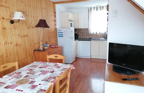 Saint-Etienne-en-Devoluy Ski Chalet | Chalet, 300m from shops, fitness, swimming pool, sauna, terrace, parking, tv, ski locker, 42m²