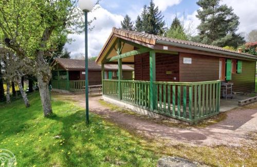 Les Noes House | Chalet 35m² PMR avec Terrasse, 2 Chambres, Piscine, Activités de Plein Air, Animaux Acceptés - FR-1-496-243