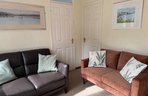 Bont Newydd Ski Chalet | Chalet 64, Lakeside, Glan Gwna Holiday Park