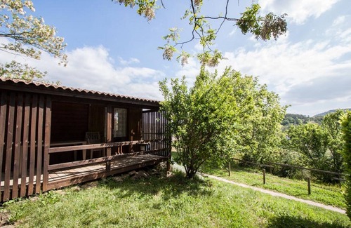 Montreal Ski Chalet | CHALET 9 -Terrace, garden furniture, beautiful view, swimming pool, summer entertainment