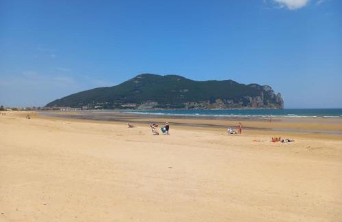 Laredo House | Chalet adosado a 100 mts playa
