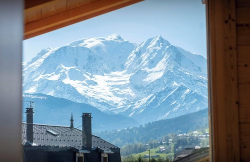 Combloux Ski Chalet | Chalet Alpayak - enjoy a mountain holiday for 8 with hot tub - OVO Network