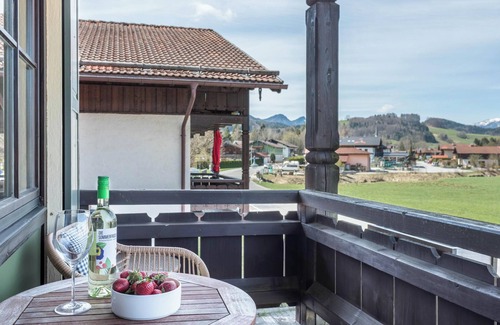 Inzell Apartment | Chalet ‘Alpenauszeit in Zirbenholz’ with mountain views in Inzell near Ruhpolding
