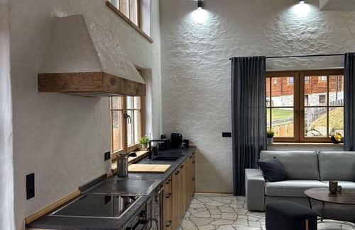 Flattach Ski Chalet | Chalet am Bachl 1 - Holiday home, shower and bath, WC, Deluxe