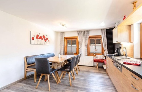 Aich House | Chalet am See by myNests - Holiday home, 3 bedrooms, 2 bathrooms