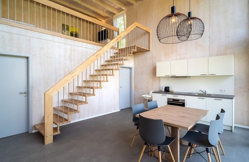 Leipheim Apartment | Chalet am Sonnensee 2 mit Moderner Einbauküche