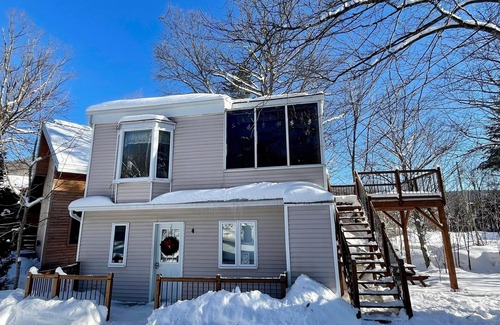 Stoneham Ski Chalet | Chalet at the foot of the slopes Ski IN/Ski OUT