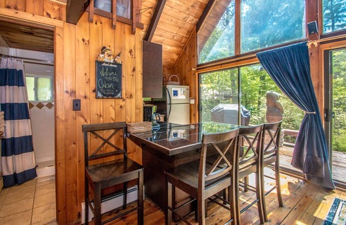 North Conway Ski Chalet | Chalet at Cathedral Ledge base! Epic views, 5 min to village, walk to Echo Lake!