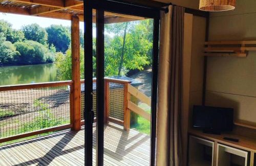 Maulevrier Cabin | Chalet au bord de l'eau les Logis de l'Oumois