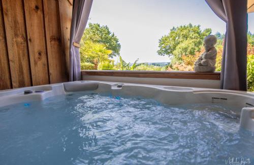 Fichous-Riumayou House | Chalet avec jacuzzi privatif