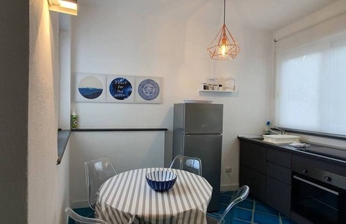 Massa Lubrense Ski Chalet | Chalet 'Blu Home' with Sea View, Wi-Fi and Air Conditioning