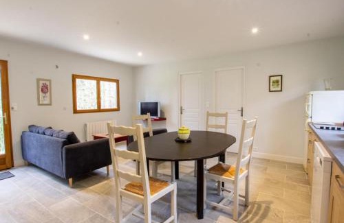 Saint-Pompont House | Chalet bois intime avec Wifi, piscine partagée, à 1 km de St Pompont - FR-1-616-429