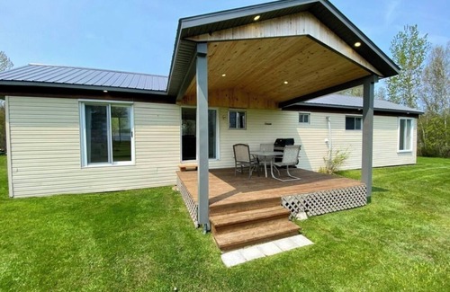 Beaulac-Garthby Ski Chalet | Chalet Bord de L'eau