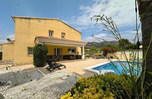 Borriol House | Chalet Borriol RentalHolidays REF 028