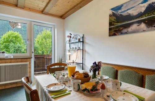 Muhlbach im Pinzgau Apartment | Chalet Bramberg near Ski Slopes