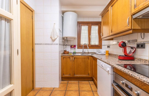 Sort Apartment | Chalet 'Cambuleta En La Bastida' with Mountain Views, Balcony and Wi-Fi