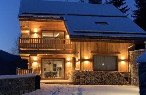 Meribel Village Ski Chalet | Chalet Carriaz Meribel Village 14pers à 5min à pieds des pistes et commerces