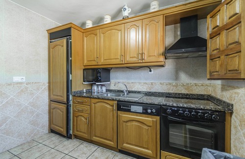 Valle de Valdelaguna Ski Chalet | Chalet 'Casa Rural Las Hoyas I' with Mountain View