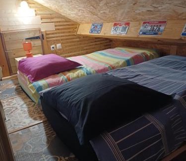 La Chapelle-aux-Chasses Ski Chalet | Chalet chaleureux avec parking garage motos, vélos