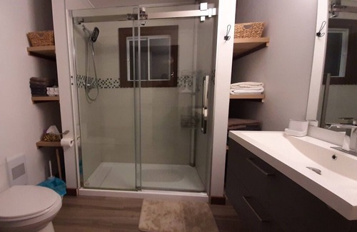 Chute-Saint-Philippe Ski Chalet | Chalet Chute-St-Philippe ♥ Waterfront ♥ SPA ♥ Wifi ♥ Pool Table ♥ Fireplaces