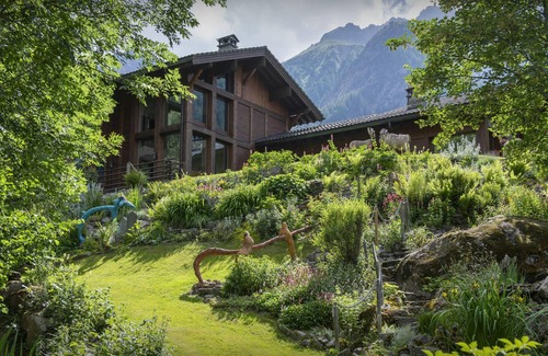 Saleinaz Ski Chalet | Chalet Cinq Moutons - Swiss mountain stay 14p, spa & nature - OVO Network