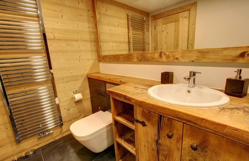 Le Lavancher Ski Chalet | Chalet Clara