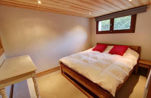 Le Lavancher Ski Chalet | Chalet Clara