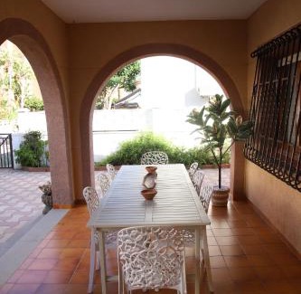Sueca House | Chalet con piscina en el Mareny