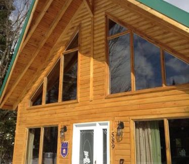 Notre-Dame-Auxiliatrice-de-Buckland Ski Chalet | Chalet d'Anna