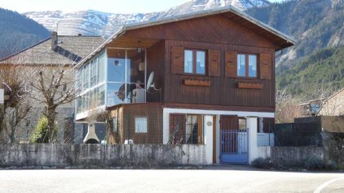 Saint-Maurice-en-Trieves Ski Chalet | Chalet dans village