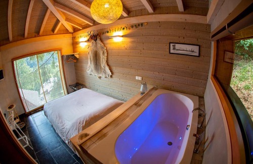 Saint-Jean-dʼAulps Bed & Breakfast | Chalet dans les Arbres