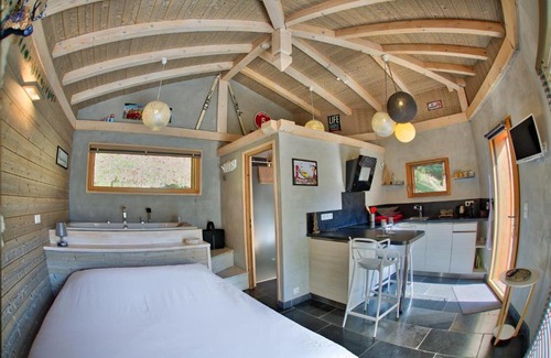 Saint-Jean-dʼAulps Bed & Breakfast | Chalet dans les Arbres