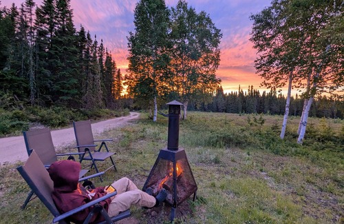 Les Eboulements Cabin | Chalet du cratère de Charlevoix en pleine forêt