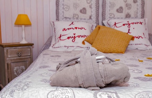 Larche Bed & Breakfast | CHALET DU REV'EAUBOIS