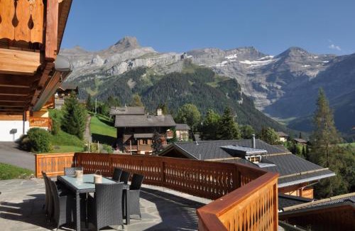 Ormont-Dessus Ski Chalet | Chalet Edelweiss Stunning Glacier View