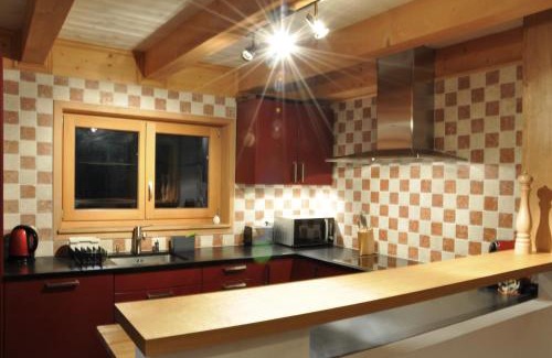 Ormont-Dessus Ski Chalet | Chalet Edelweiss Stunning Glacier View