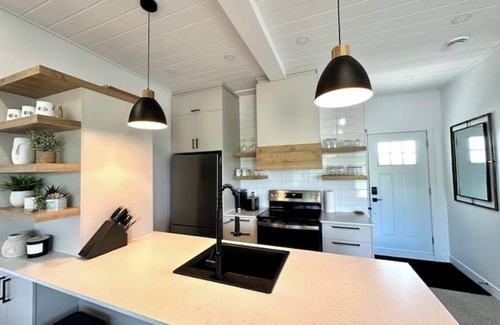 Saint-Anicet Ski Chalet | Chalet en Bordure du Canal le 236