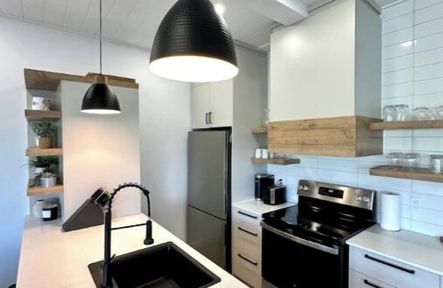 Saint-Anicet Ski Chalet | Chalet en Bordure du Canal le 236
