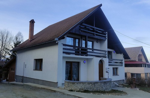 Bran House | Chalet en Transylvanie à Côté de Château Dracula Avec Bain Norvégien