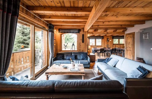 Meribel Village Ski Chalet | Chalet Etienne - 8 room chalet 15 people