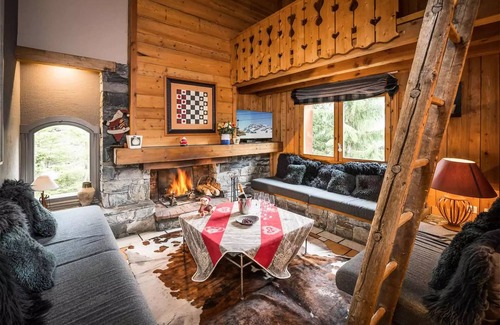 Meribel Village Ski Chalet | Chalet Etienne - 8 room chalet 15 people